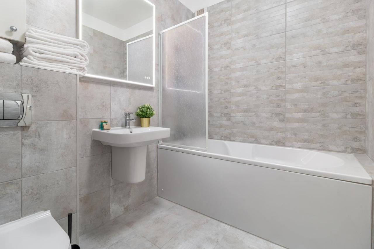 Vancouver Flat Oradea Eksteriør bilde